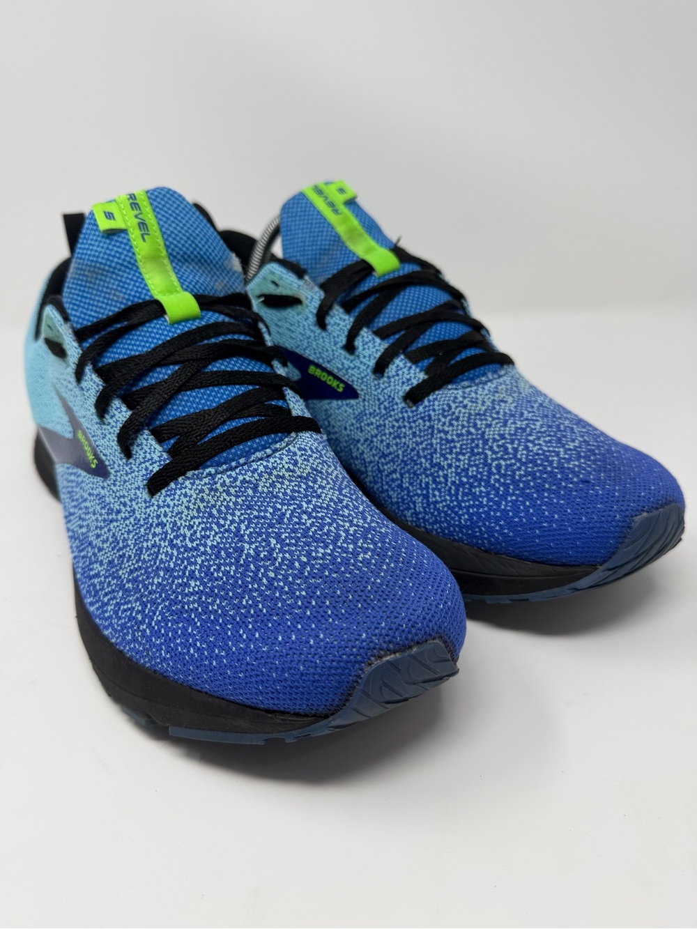 Brooks Revel 5 Men’s Blue Gradient Running Shoes with Neon Accent Sz.11